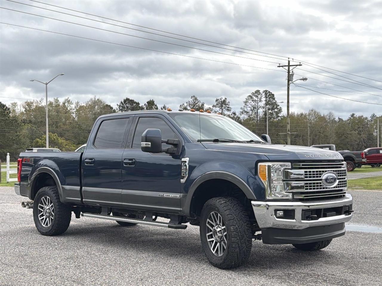 Ford Super Duty F-250 SRW Lariat 4WD Crew Cab 6.75' Box 2017