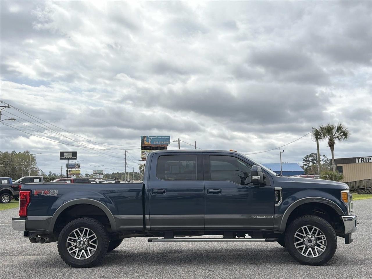 Ford Super Duty F-250 SRW Lariat 4WD Crew Cab 6.75' Box 2017