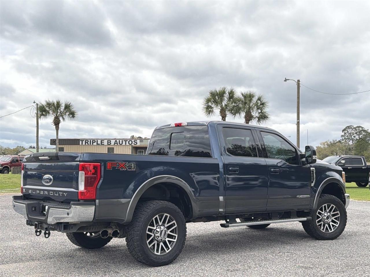 Ford Super Duty F-250 SRW Lariat 4WD Crew Cab 6.75' Box 2017