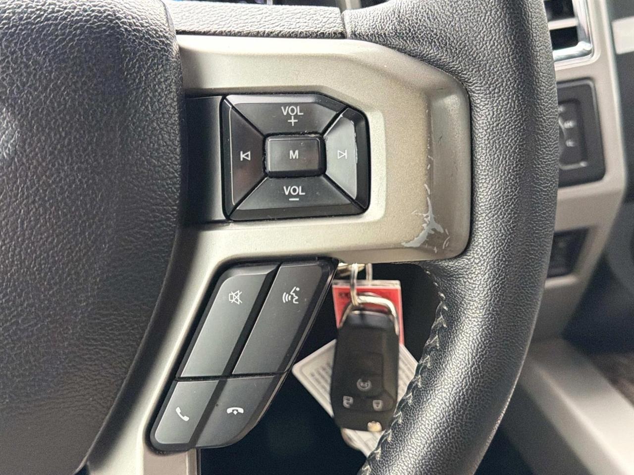 Ford Super Duty F-250 SRW Lariat 4WD Crew Cab 6.75' Box 2017