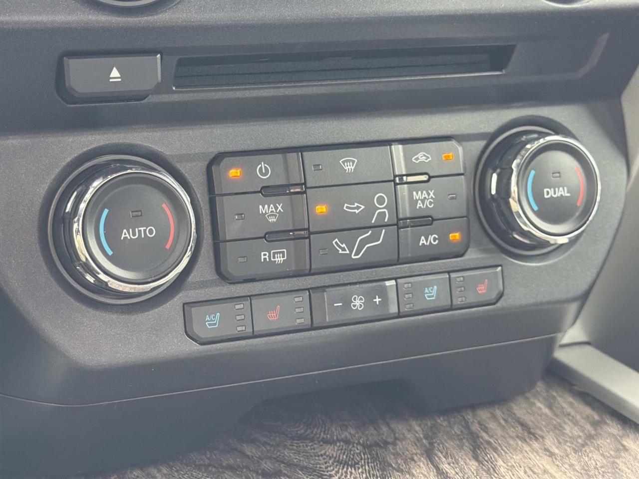 Ford Super Duty F-250 SRW Lariat 4WD Crew Cab 6.75' Box 2017