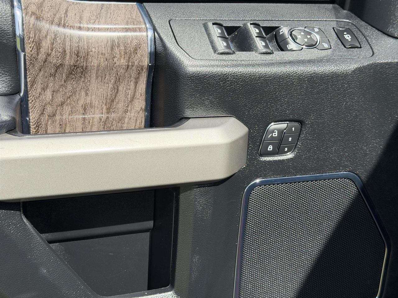 Ford Super Duty F-250 SRW Lariat 4WD Crew Cab 6.75' Box 2019