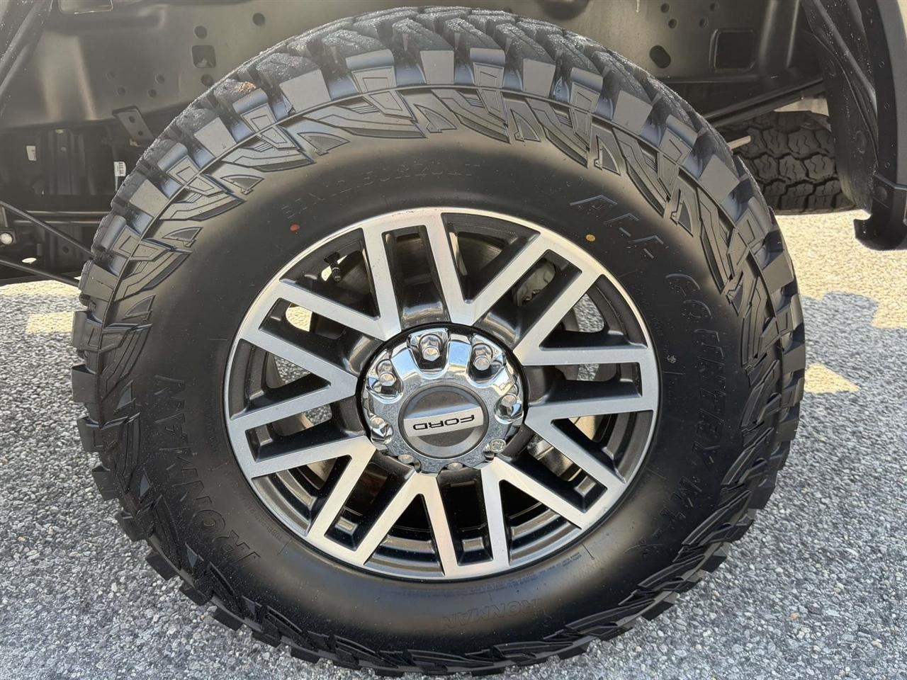 Ford Super Duty F-250 SRW King Ranch 4WD Crew Cab 8' Box 2017