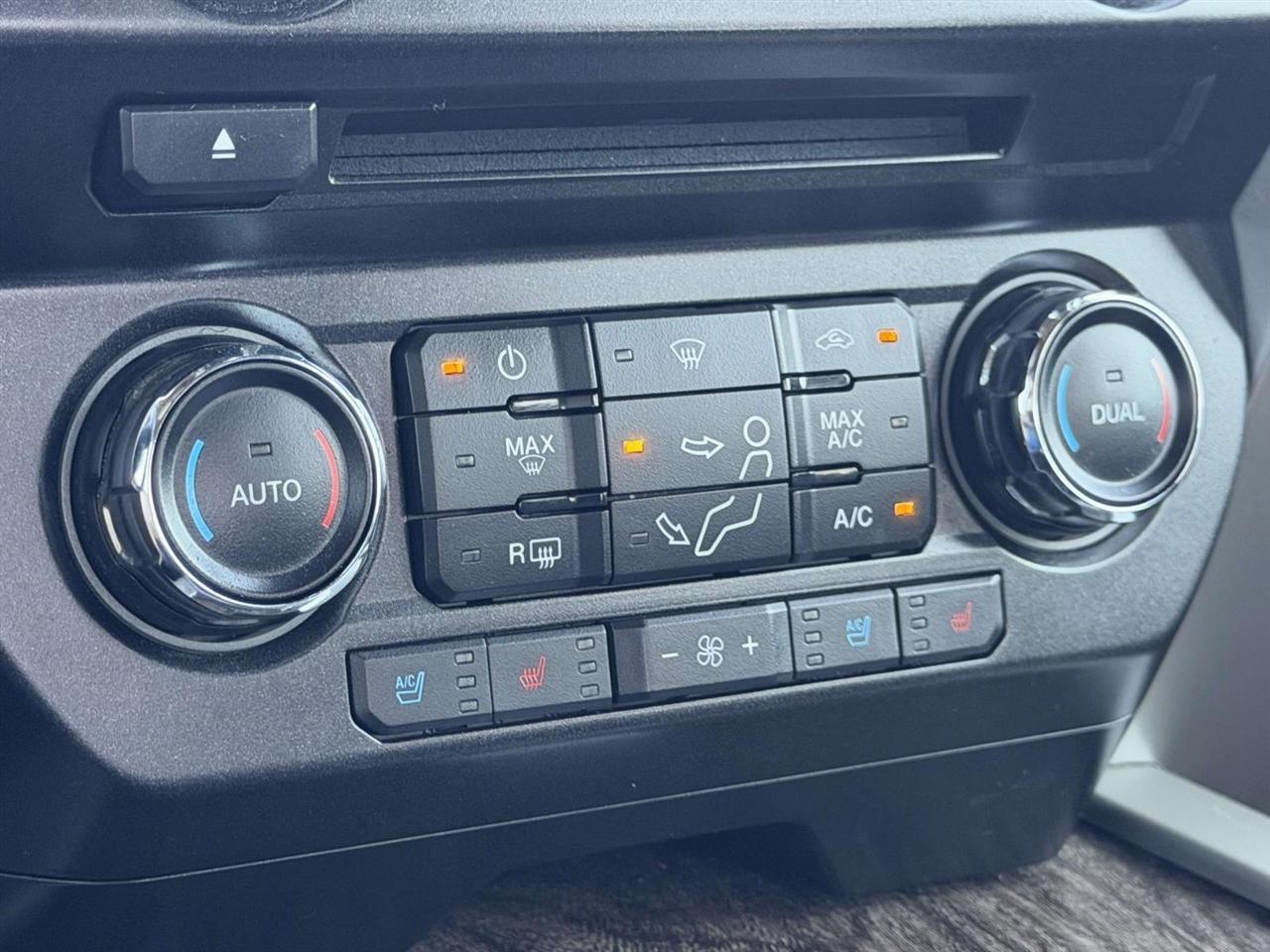 Ford Super Duty F-250 SRW King Ranch 4WD Crew Cab 8' Box 2017