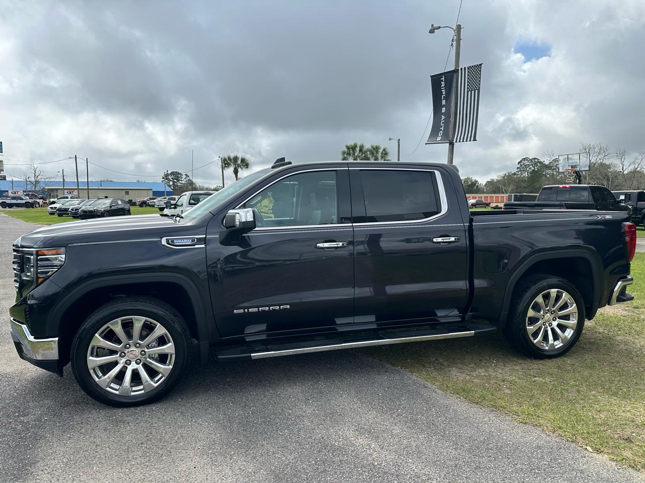 GMC Sierra 1500 4WD Crew Cab 147" SLT 2023