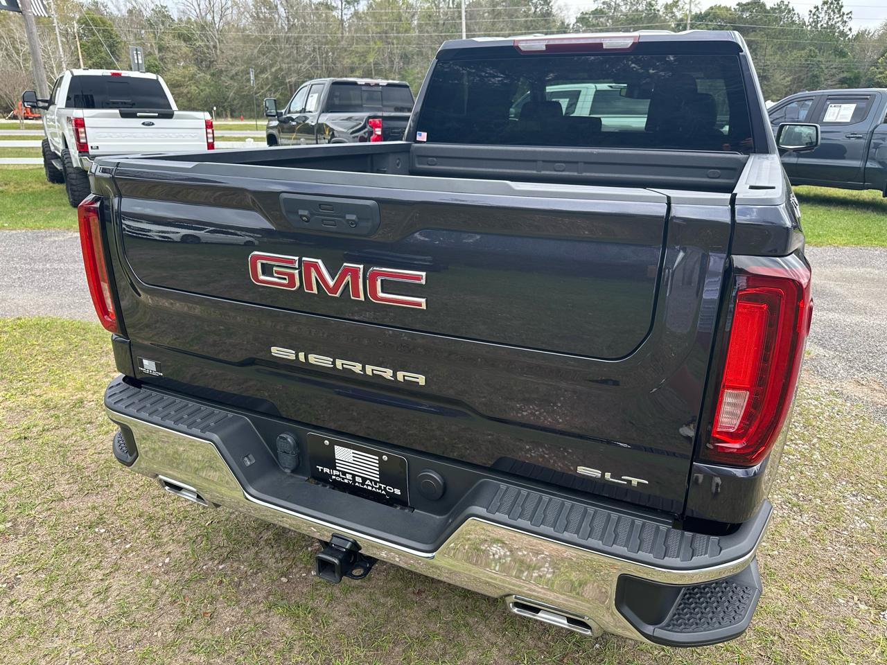 GMC Sierra 1500 4WD Crew Cab 147" SLT 2023