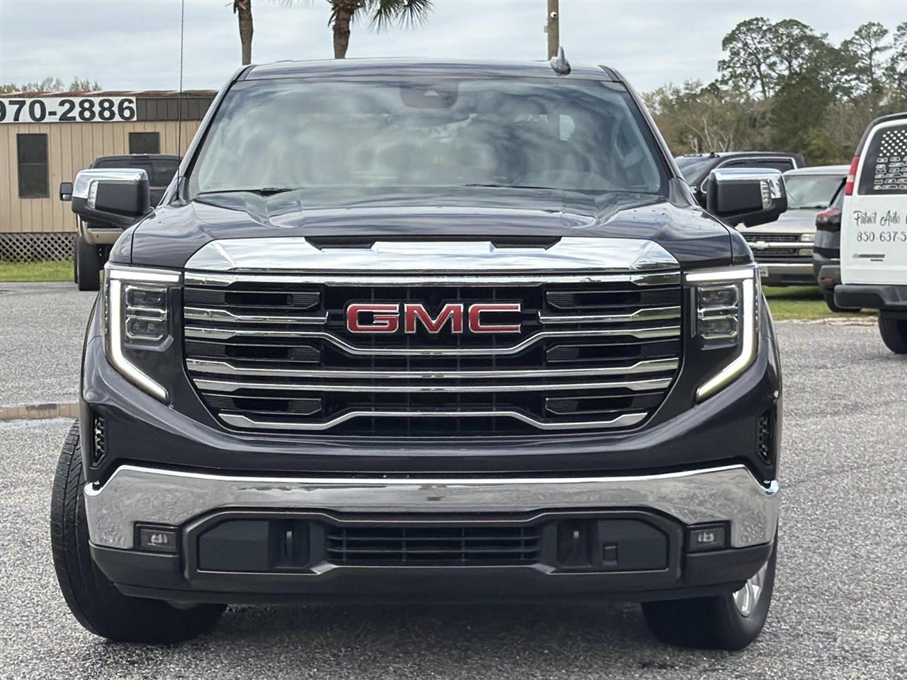 GMC Sierra 1500 4WD Crew Cab 147" SLT 2023