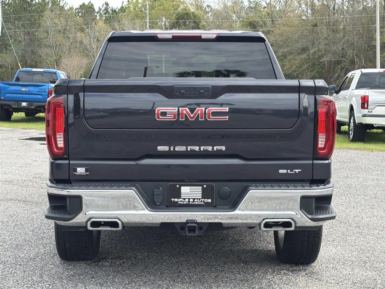 GMC Sierra 1500 4WD Crew Cab 147" SLT 2023
