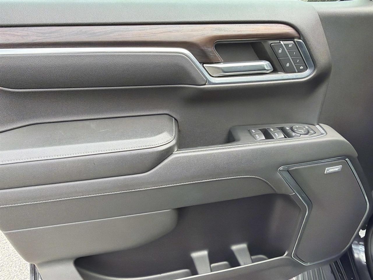 GMC Sierra 1500 4WD Crew Cab 147" SLT 2023