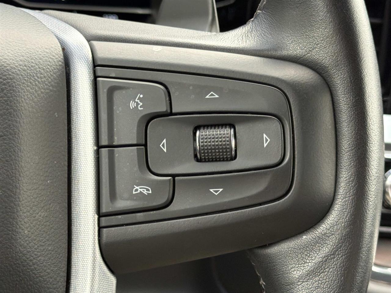 GMC Sierra 1500 4WD Crew Cab 147" SLT 2023