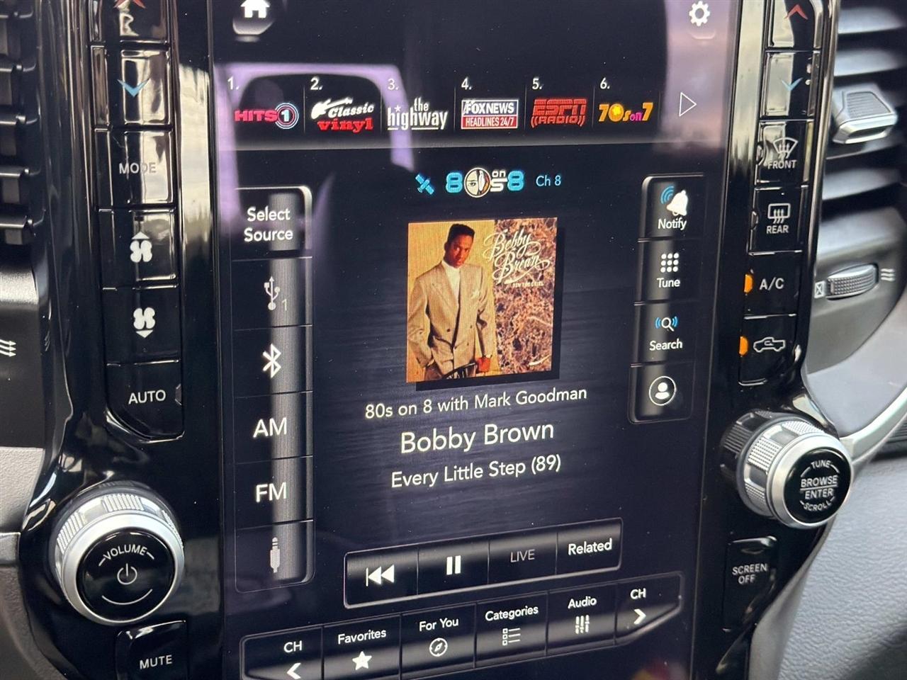 RAM 2500 Laramie 4x4 Crew Cab 6'4" Box 2021