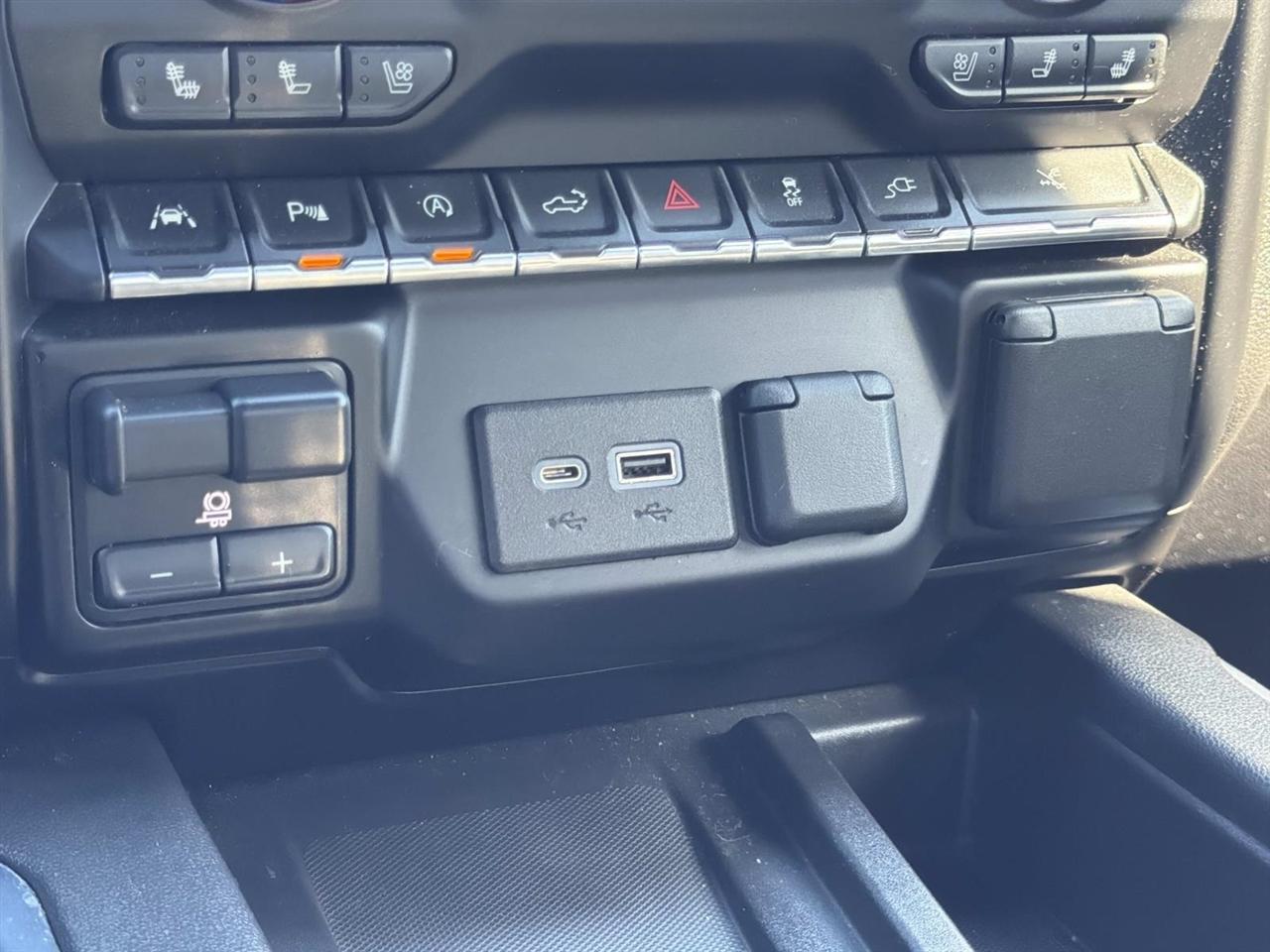 Chevrolet Silverado 1500 2WD Crew Cab 147" High Country 2021