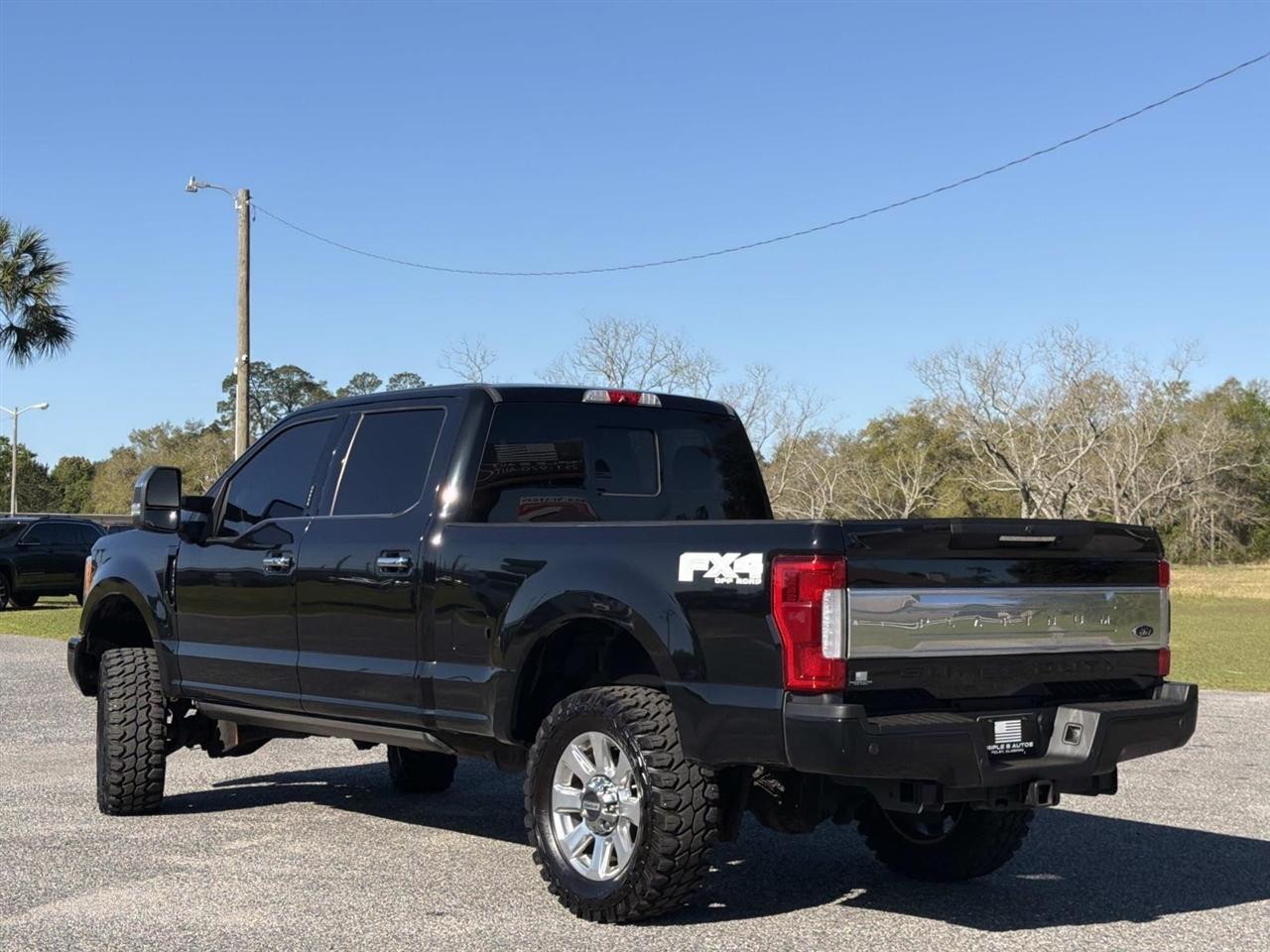 Ford Super Duty F-250 SRW Platinum 4WD Crew Cab 6.75' Box 2018