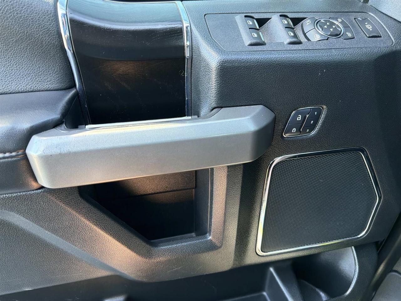 Ford Super Duty F-250 SRW Platinum 4WD Crew Cab 6.75' Box 2018