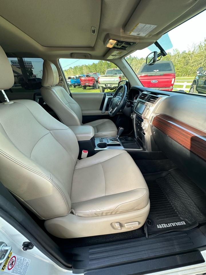 Toyota 4Runner RWD 4dr V6 SR5 Premium (Natl) 2016