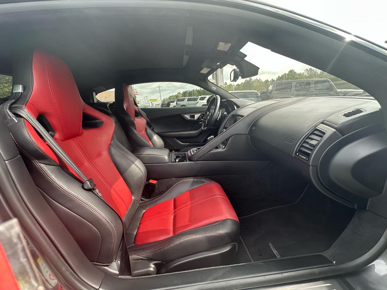 Jaguar F-Type Coupe Auto R AWD 2017