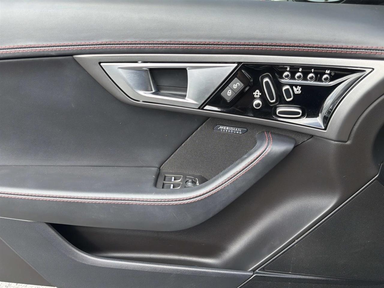 Jaguar F-Type Coupe Auto R AWD 2017