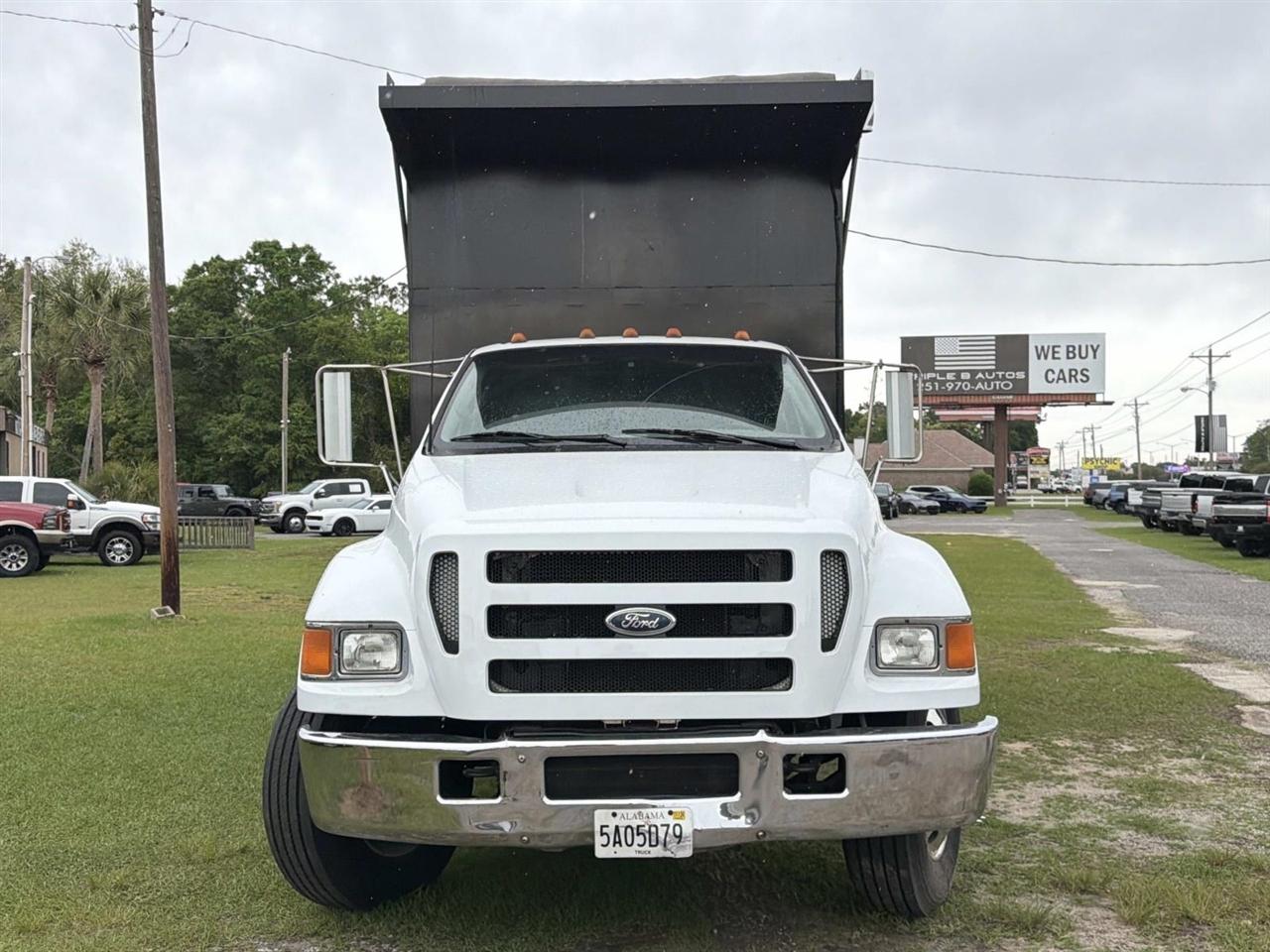 Ford Super Duty F-650 Straight Frame Reg Cab XLT 2005