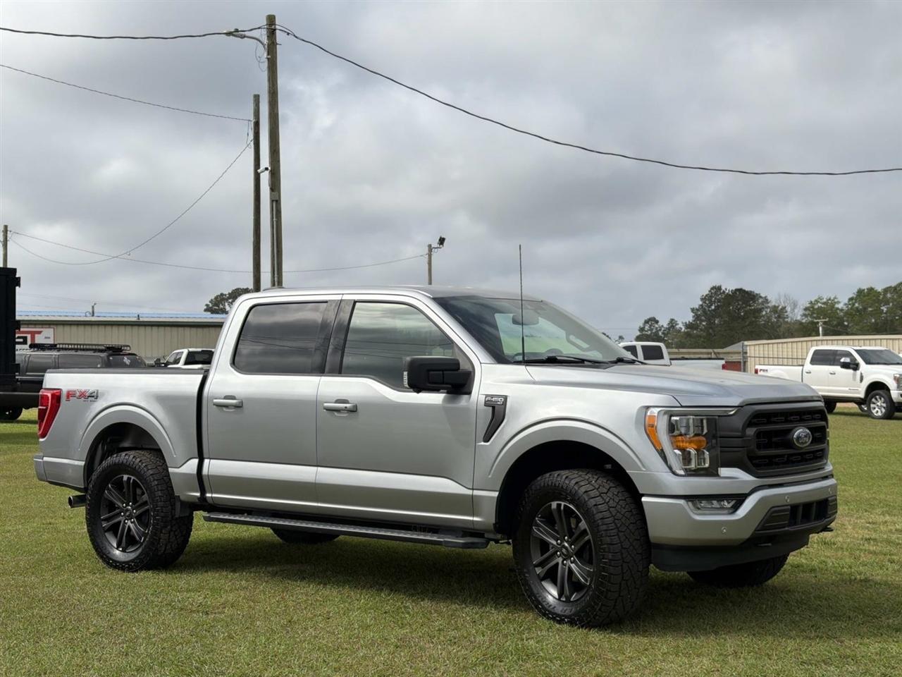 View vehicle photo 4