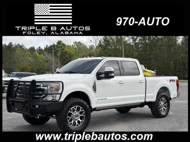 Oxford White 2022 Ford F-250 Super Duty Lariat Crew Cab 4WD Pickup Truck Four-Wheel Drive