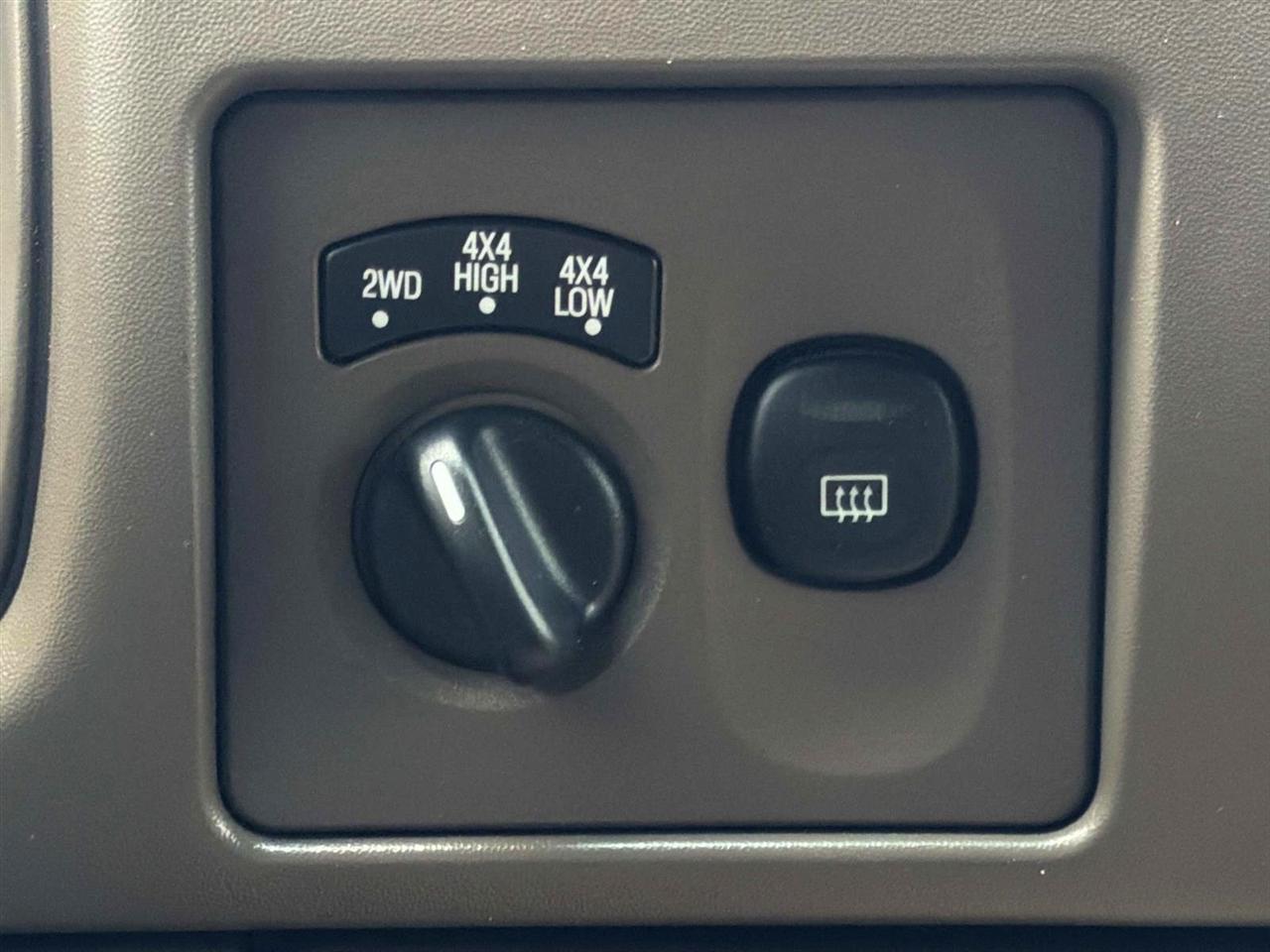 Ford Excursion 137" WB Limited 4WD 2000