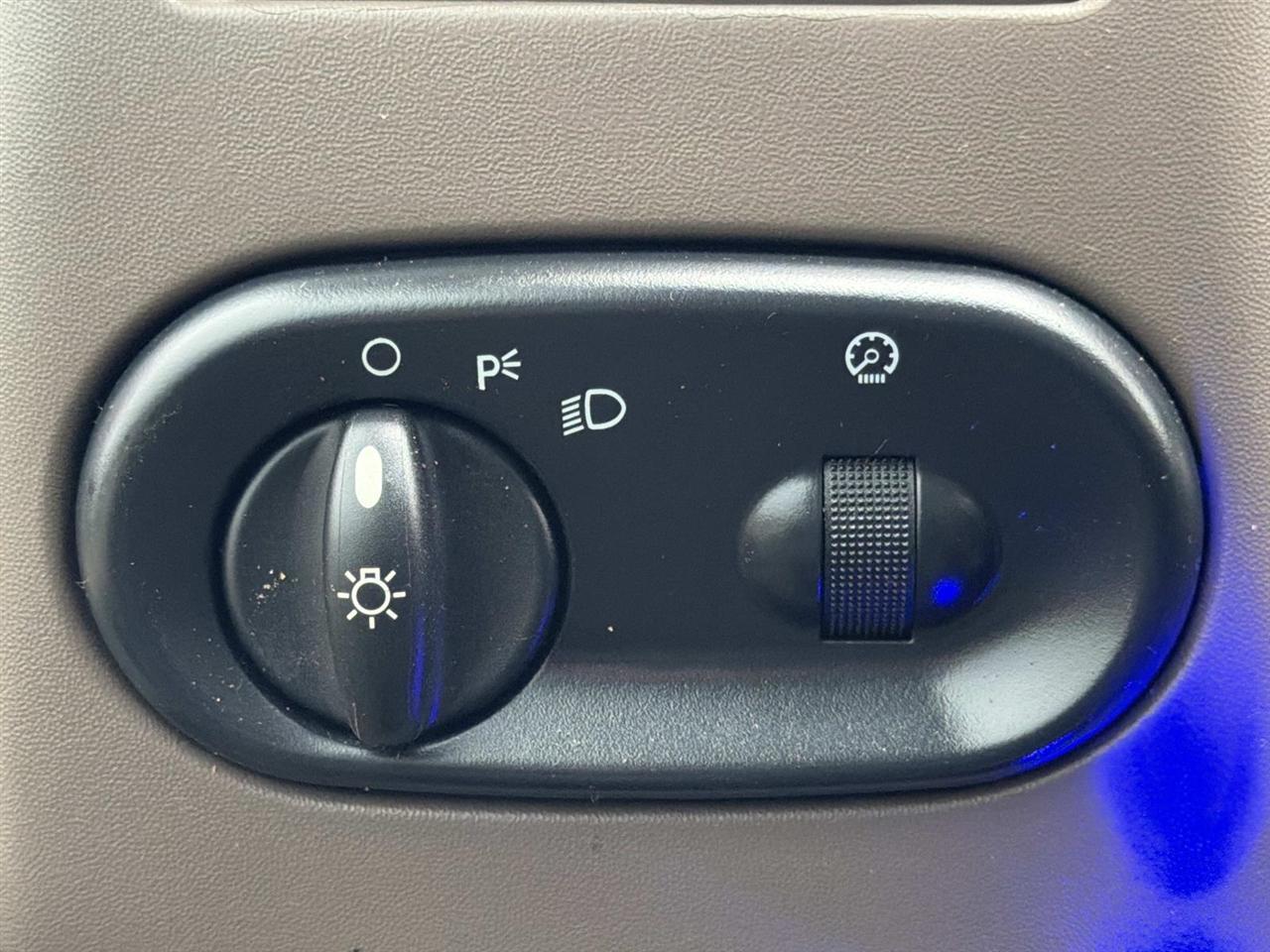 Ford Excursion 137" WB Limited 4WD 2000