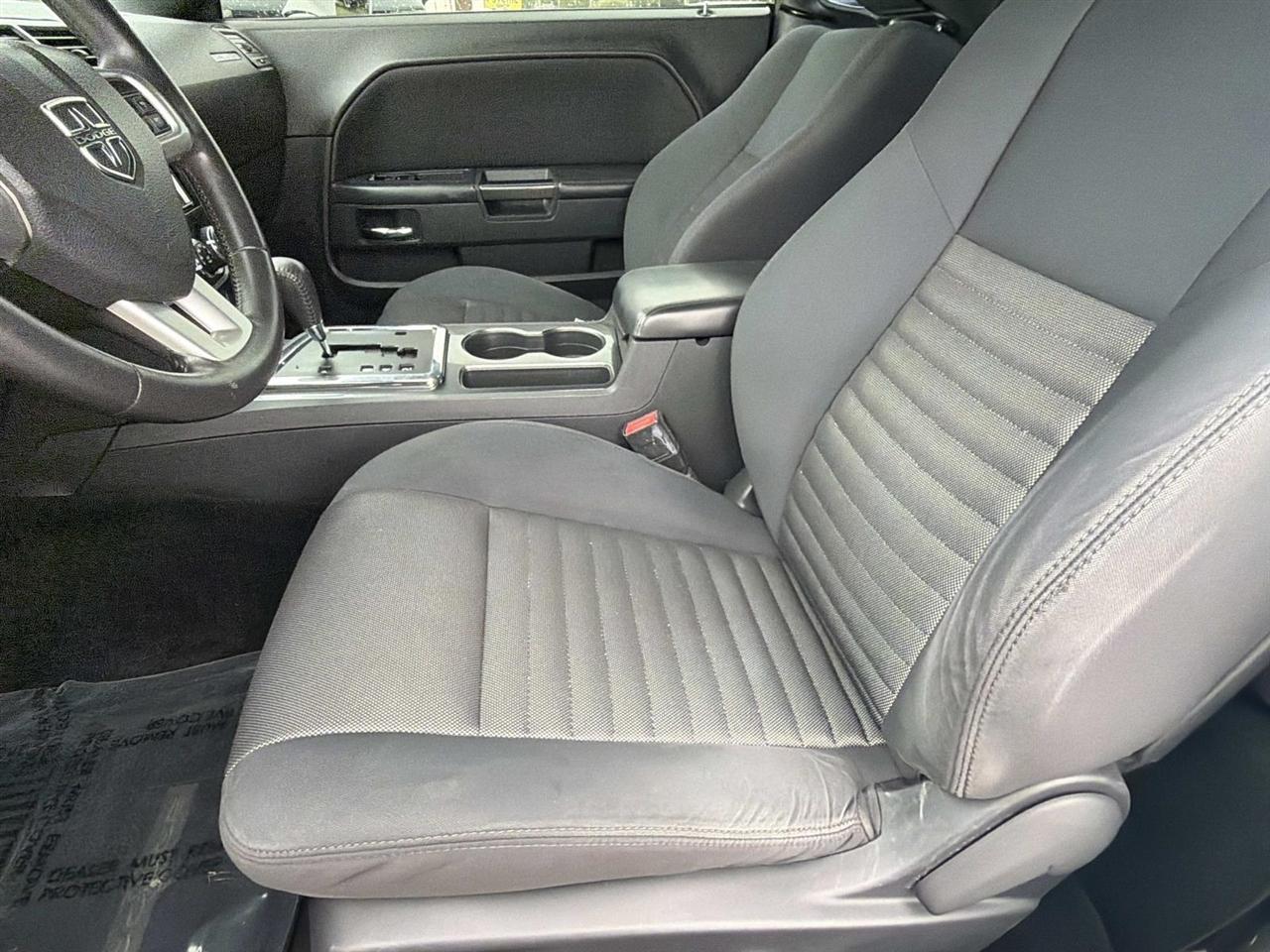 Dodge Challenger 2dr Cpe SXT 2014