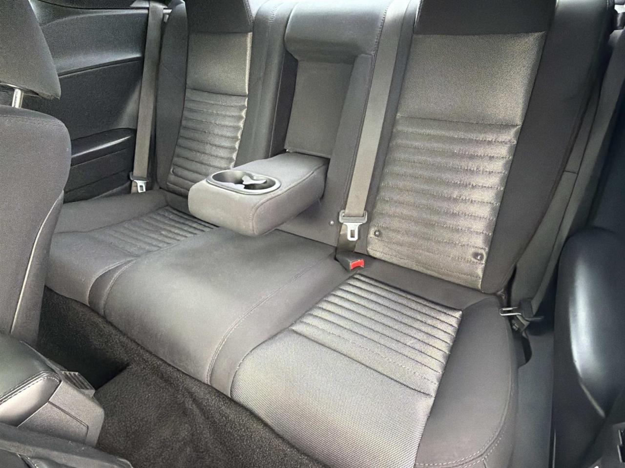 Dodge Challenger 2dr Cpe SXT 2014