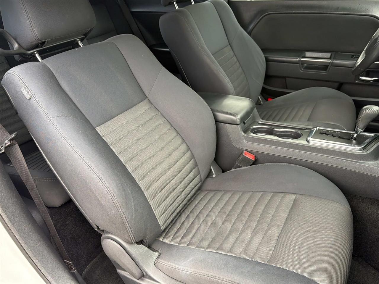 Dodge Challenger 2dr Cpe SXT 2014