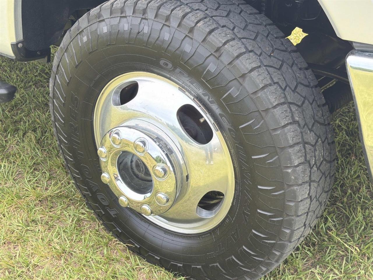 Ford Super Duty F-350 DRW Crew Cab 172" Lariat 4WD 2017