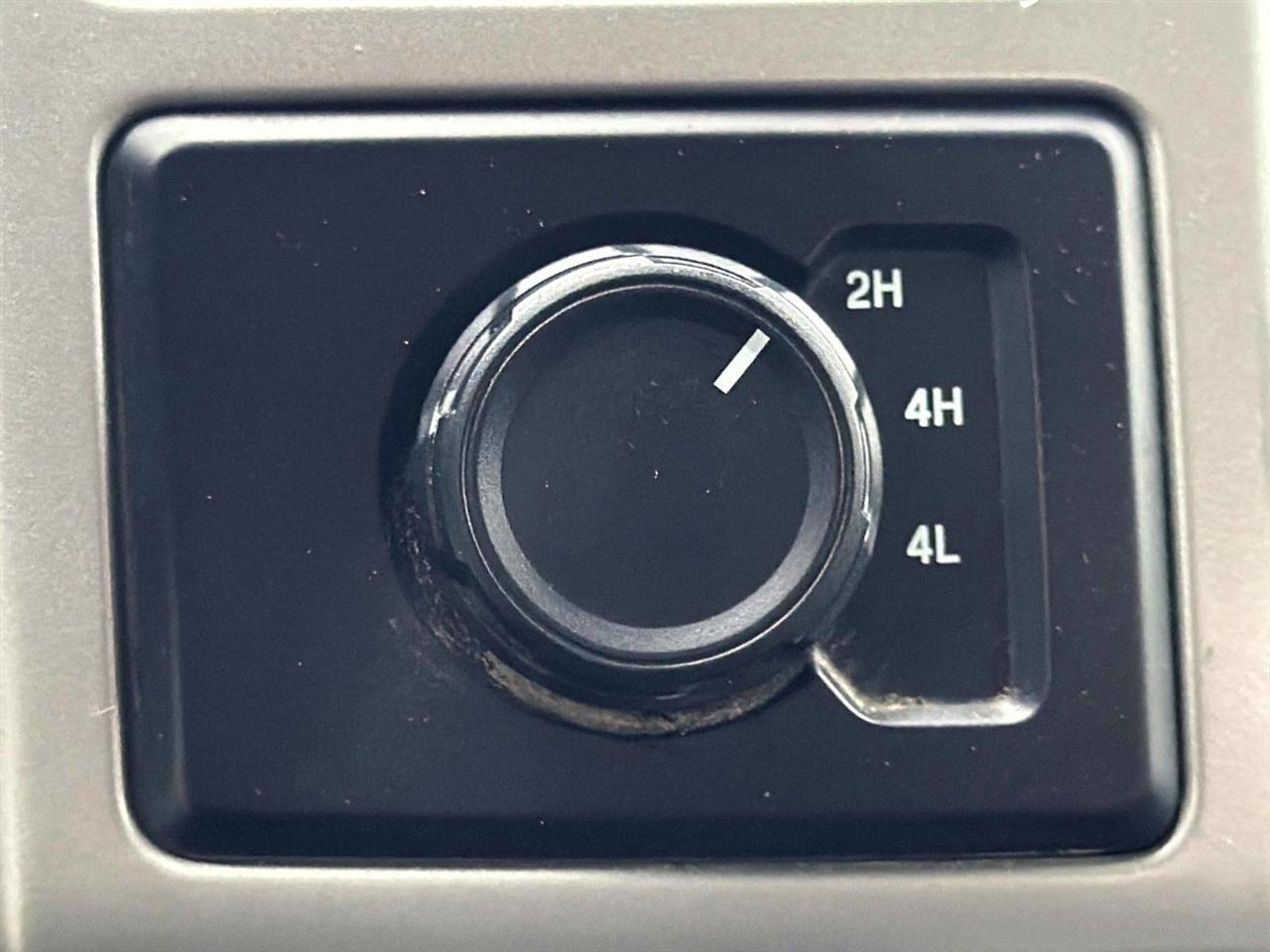 Ford Super Duty F-350 DRW Crew Cab 172" Lariat 4WD 2017