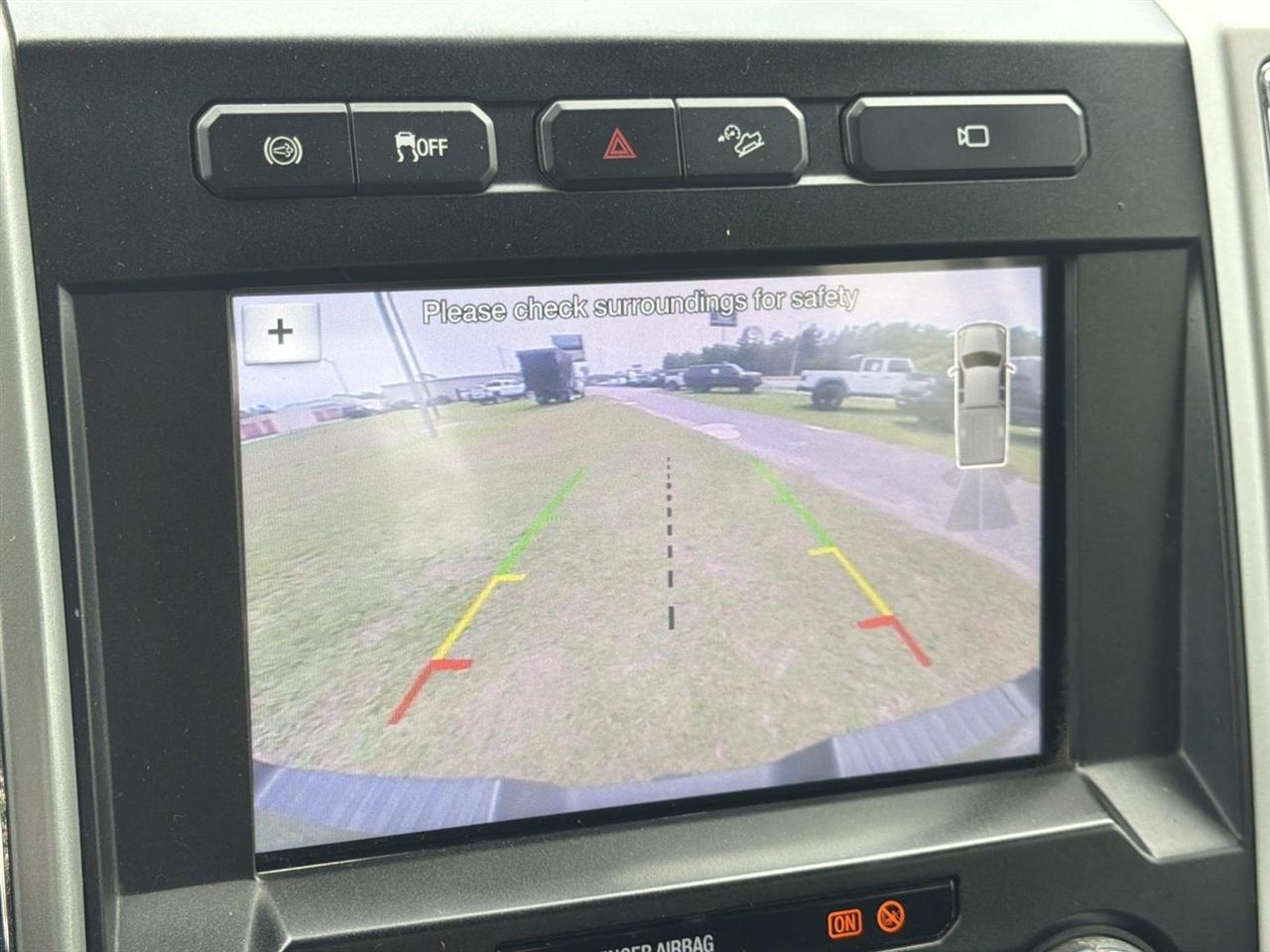 Ford Super Duty F-350 DRW Crew Cab 172" Lariat 4WD 2017