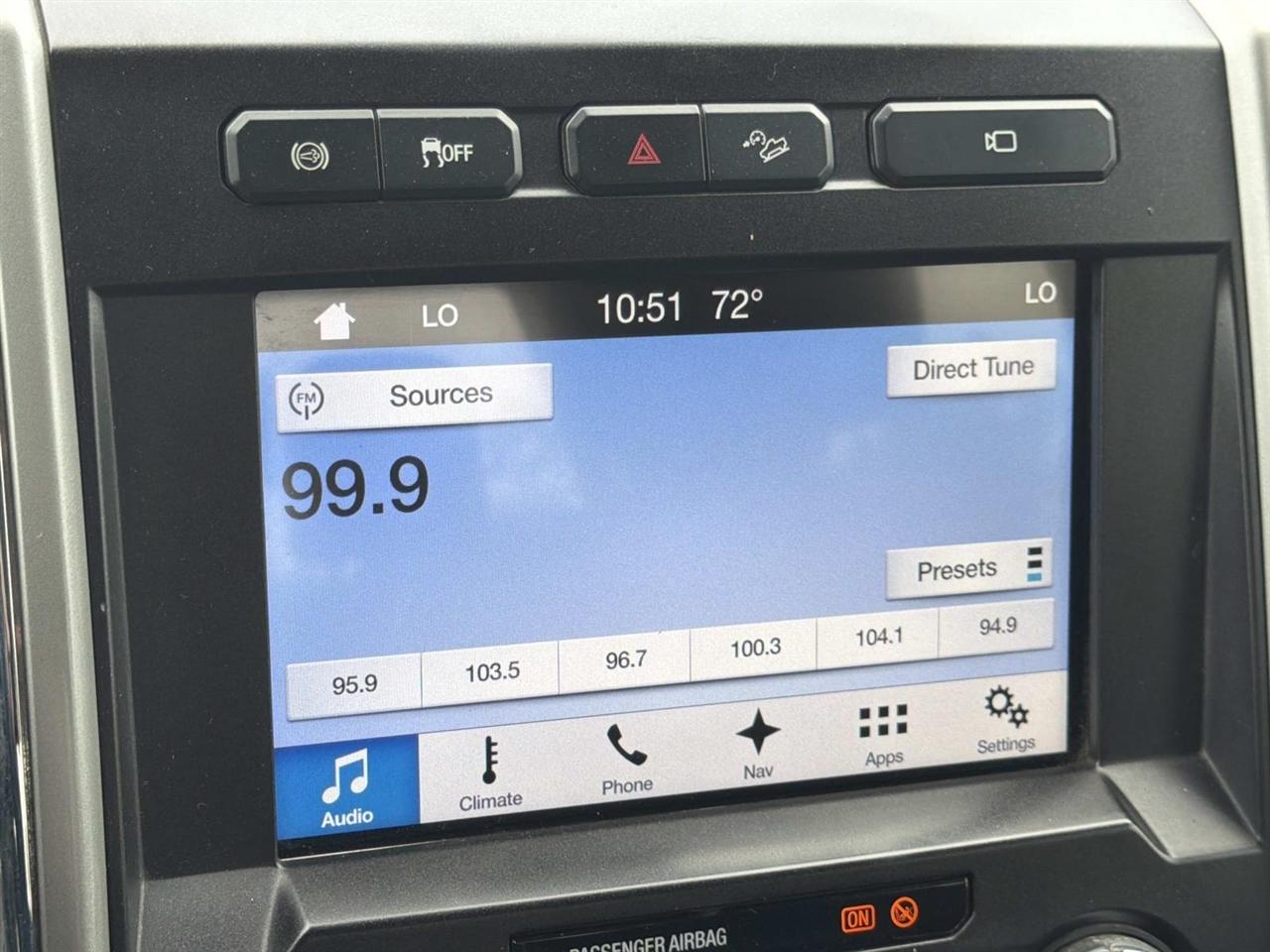 Ford Super Duty F-350 DRW Crew Cab 172" Lariat 4WD 2017