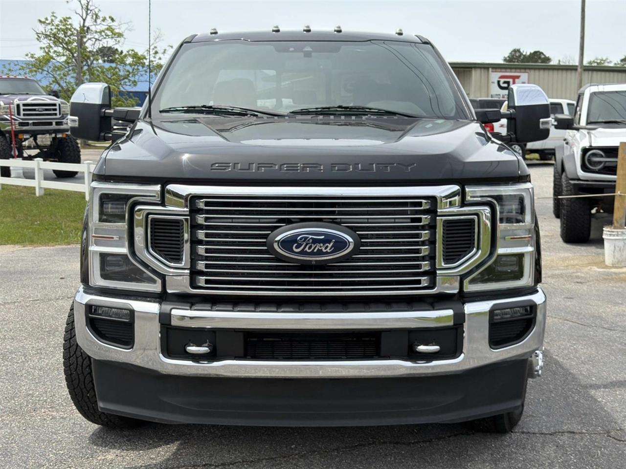 Ford Super Duty F-350 DRW King Ranch 4WD Crew Cab 8' Box 2022