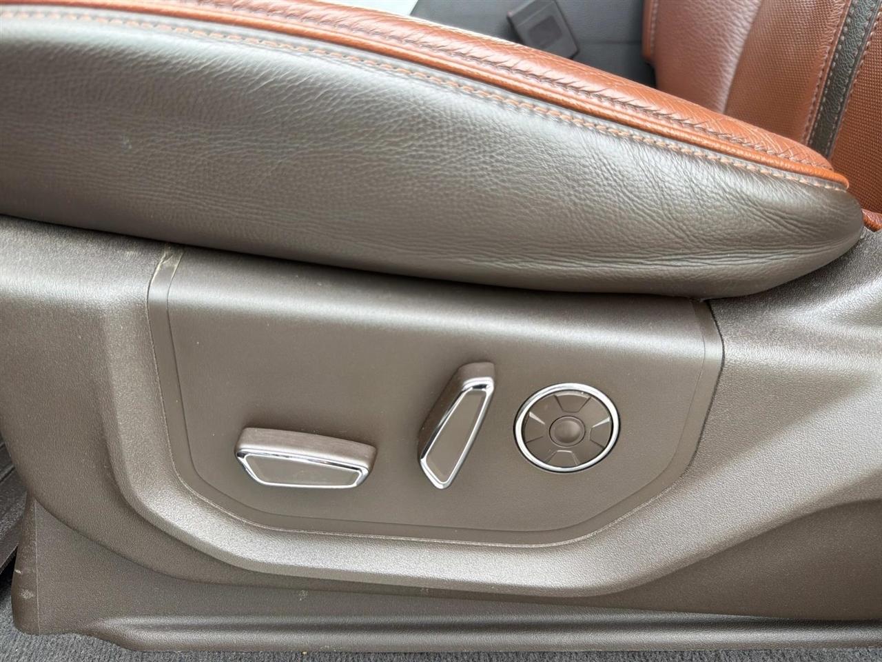 Ford Super Duty F-350 DRW King Ranch 4WD Crew Cab 8' Box 2022