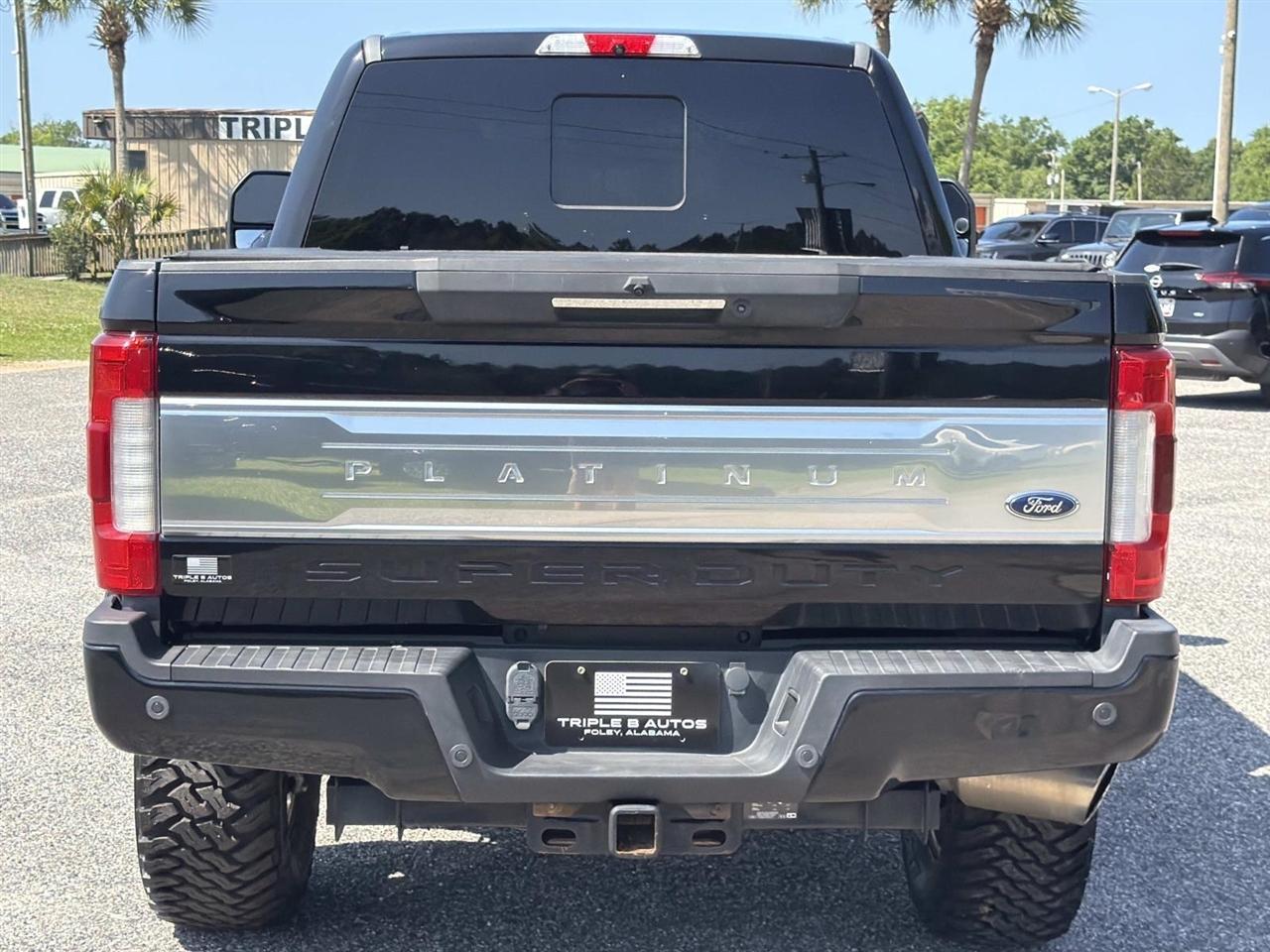 Ford Super Duty F-250 SRW King Ranch 4WD Crew Cab 8' Box 2017