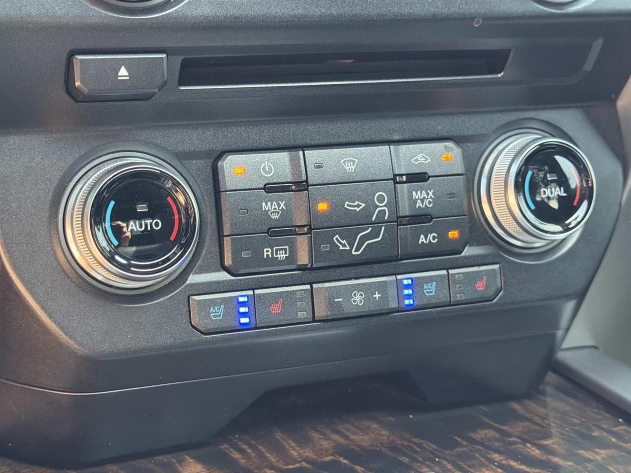 Ford Super Duty F-250 SRW King Ranch 4WD Crew Cab 8' Box 2017