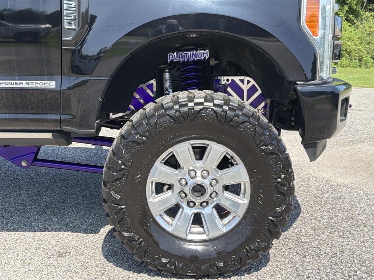 Ford Super Duty F-250 SRW King Ranch 4WD Crew Cab 8' Box 2017