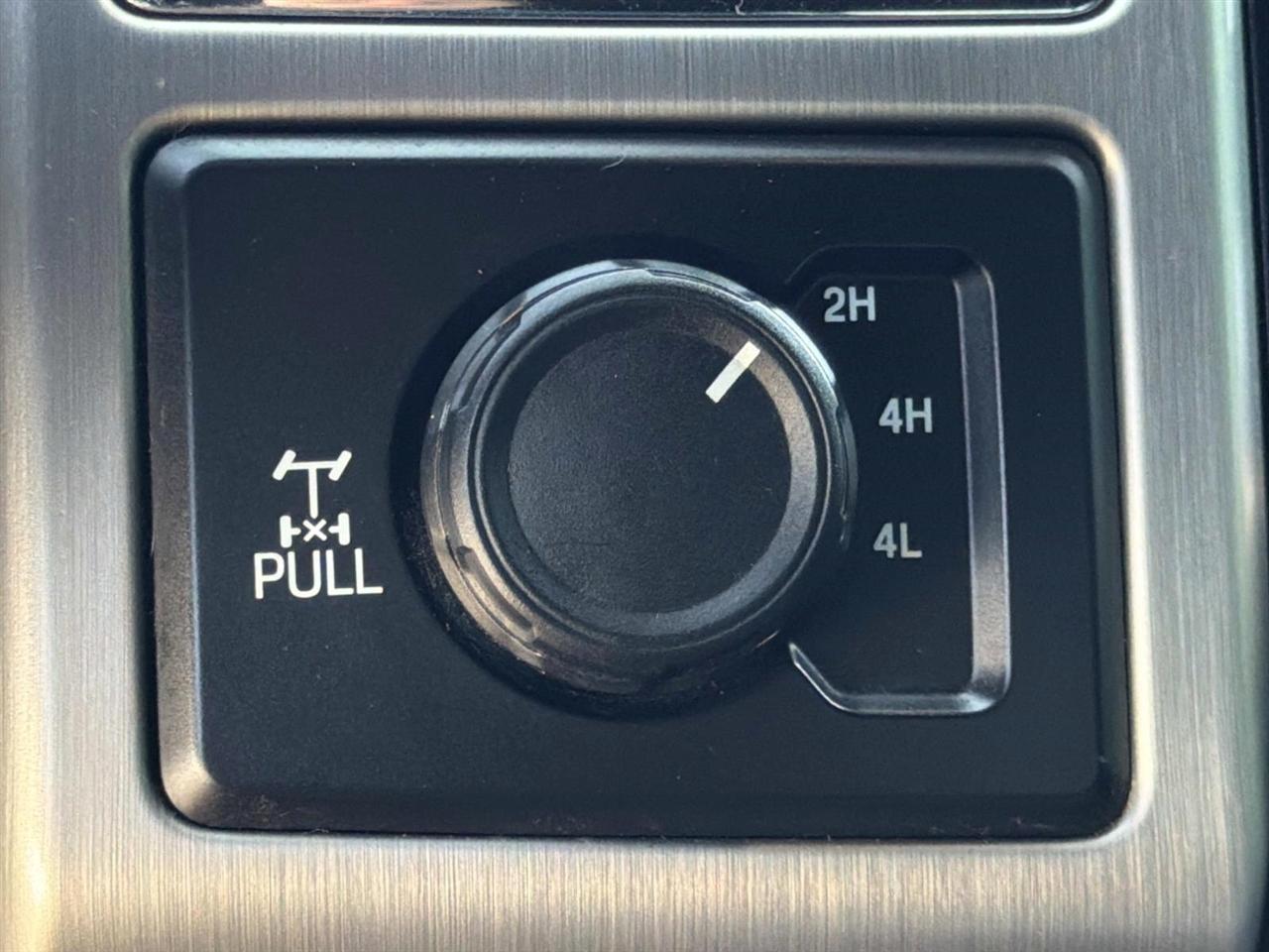 Ford Super Duty F-250 SRW King Ranch 4WD Crew Cab 8' Box 2017