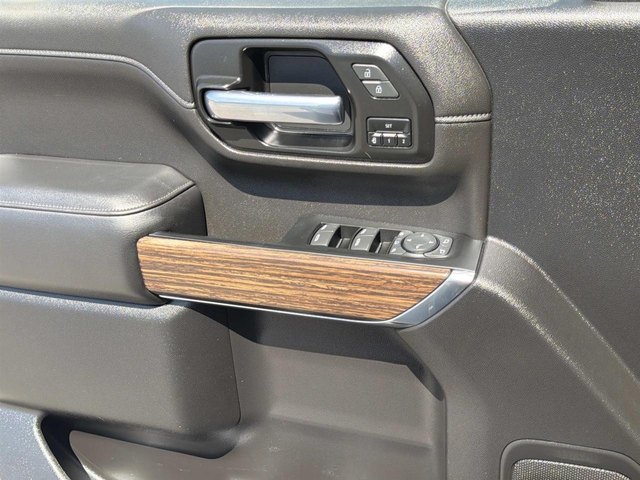 Chevrolet Silverado 2500HD 4WD Crew Cab 159" High Country 2022