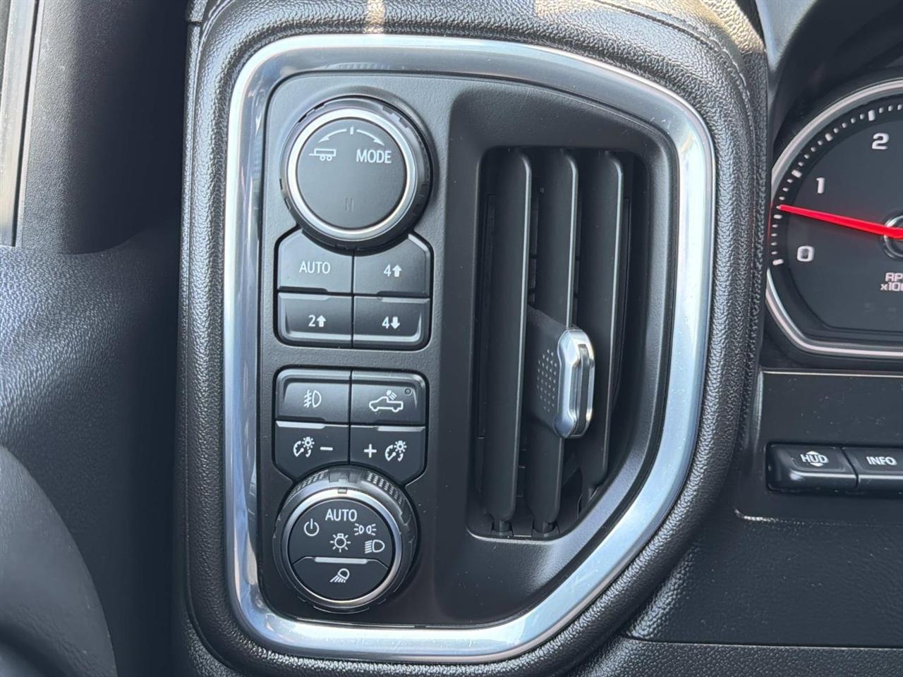 Chevrolet Silverado 2500HD 4WD Crew Cab 159" High Country 2022