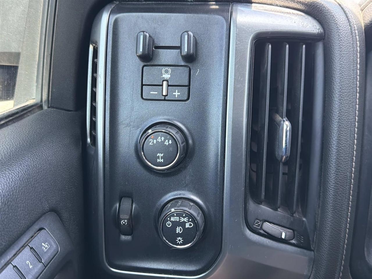 Chevrolet Silverado 2500HD 4WD Crew Cab 153.7" LTZ 2017