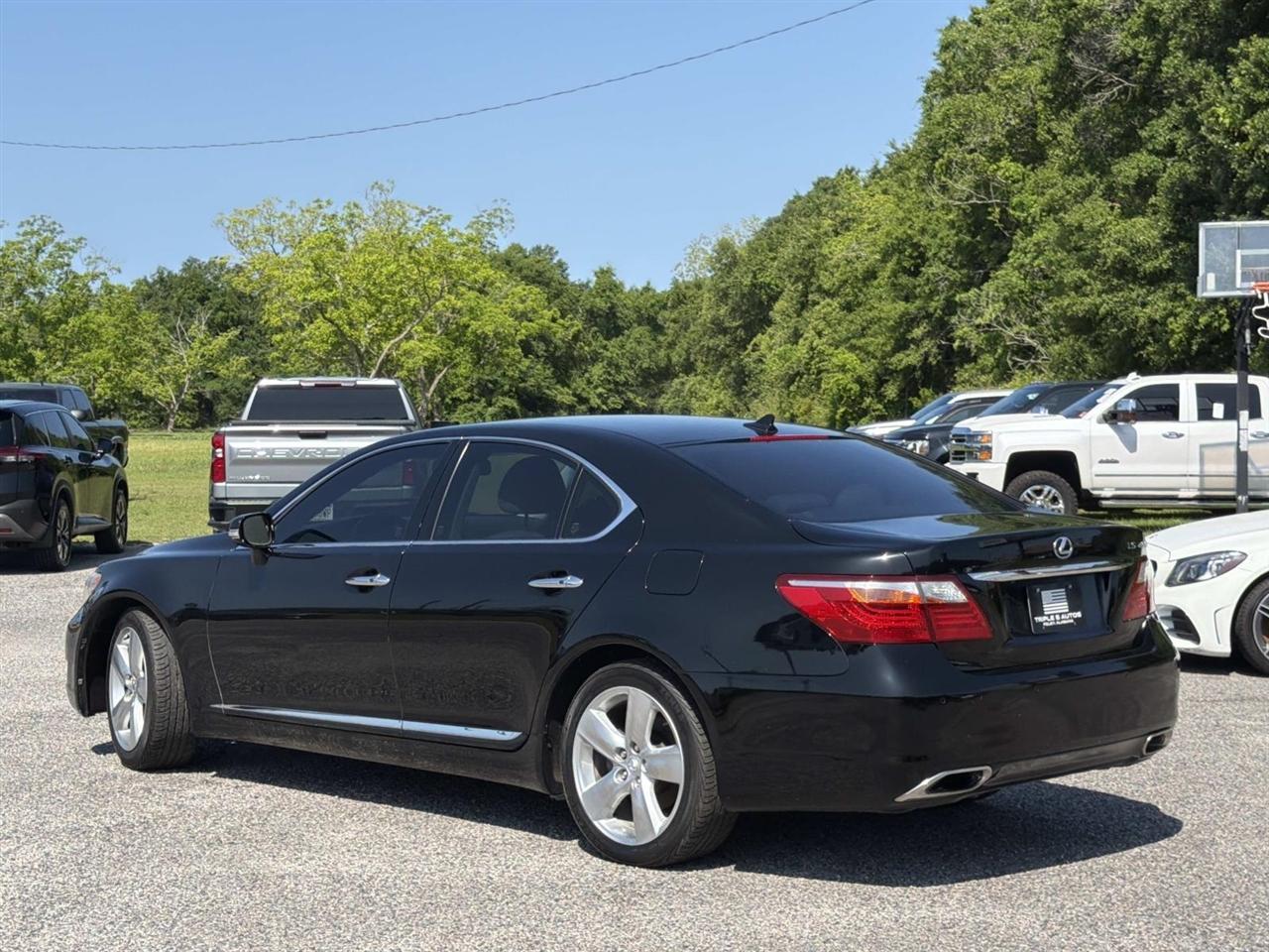 Lexus LS 460 4dr Sdn RWD 2011