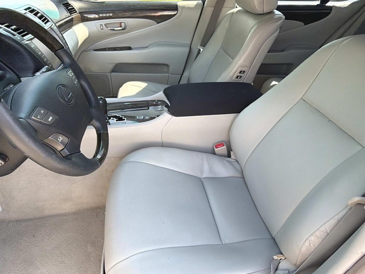 Lexus LS 460 4dr Sdn RWD 2011