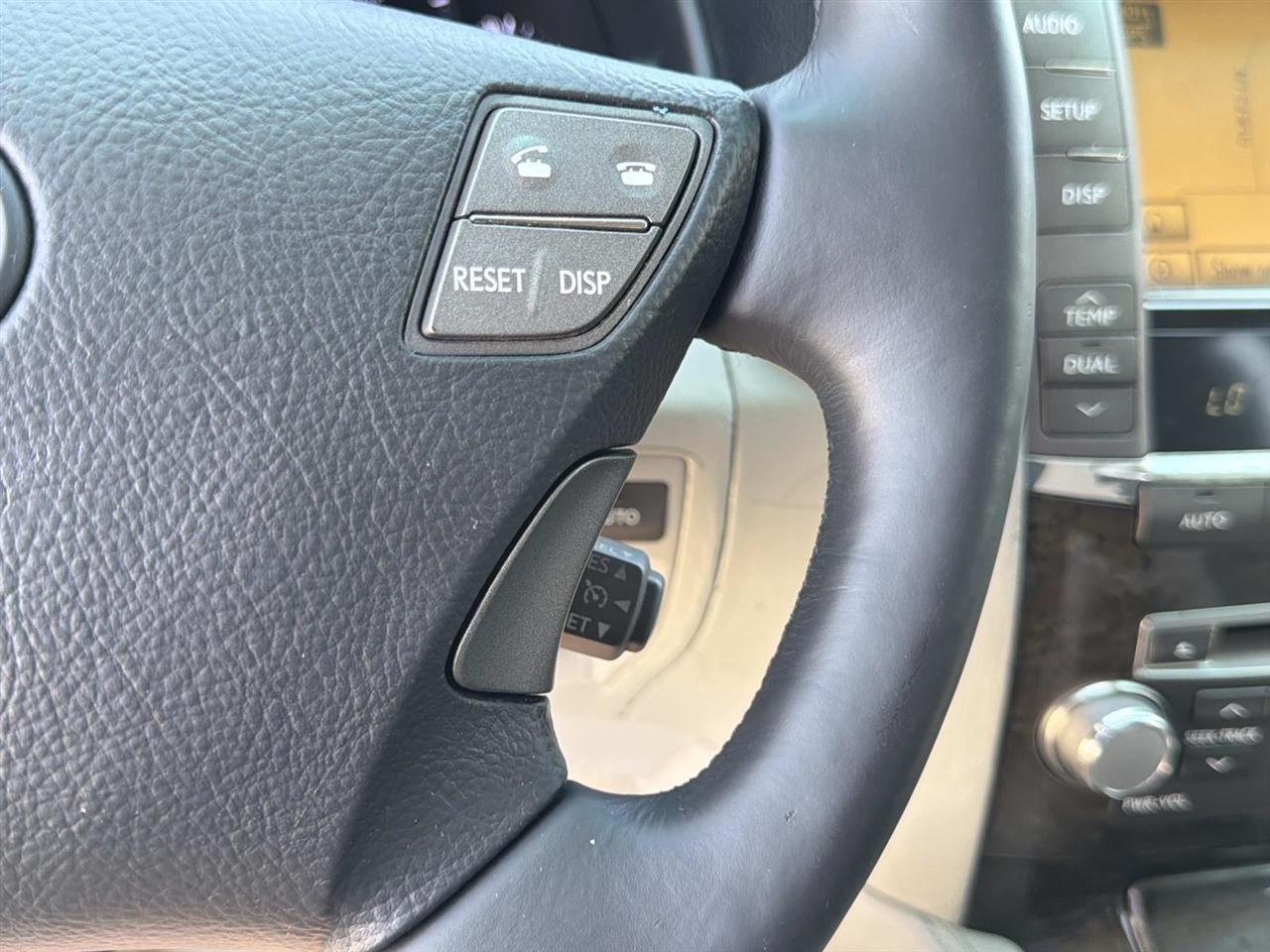 Lexus LS 460 4dr Sdn RWD 2011