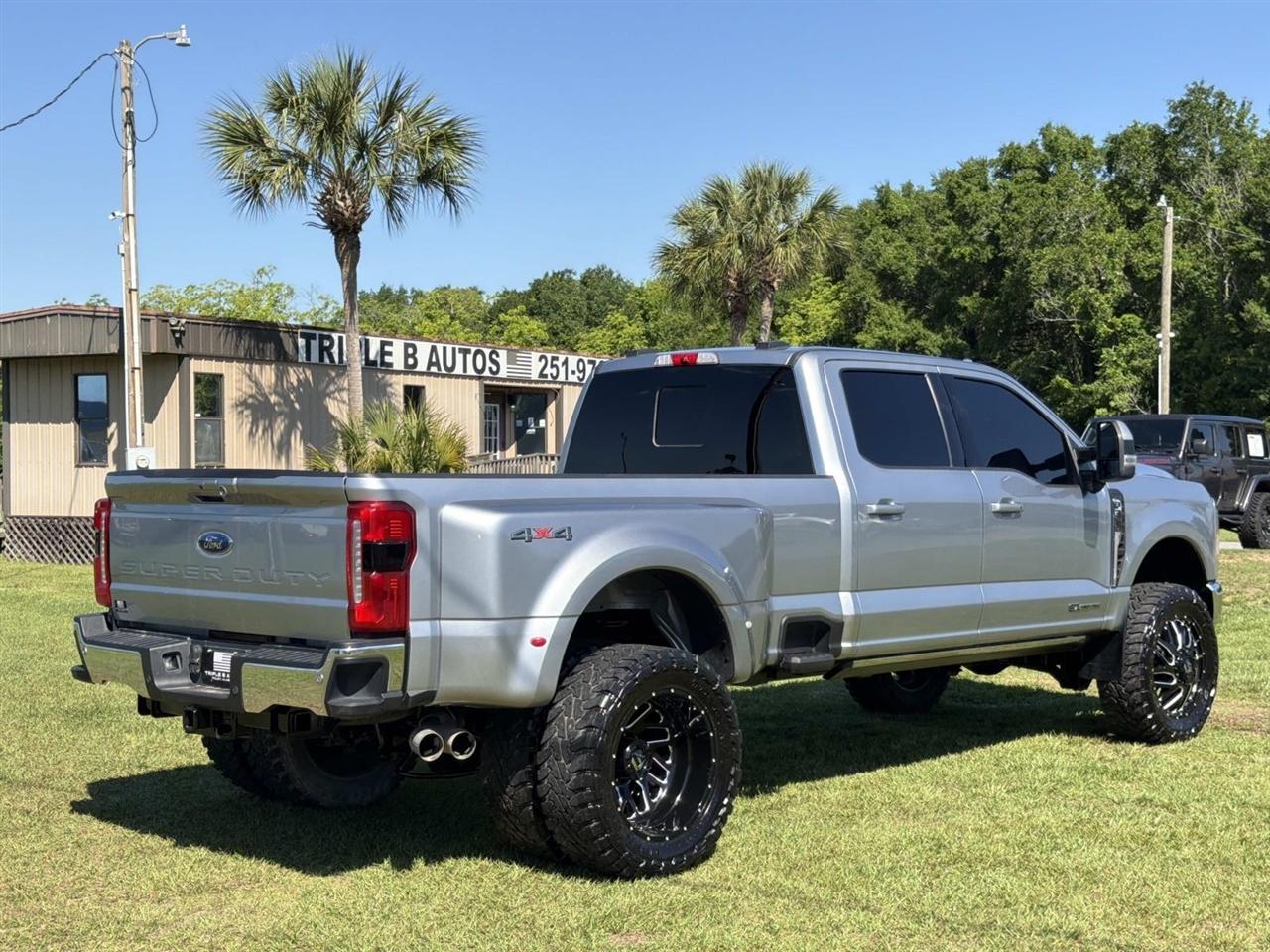 Ford Super Duty F-350 DRW King Ranch 4WD Crew Cab 8' Box 2023