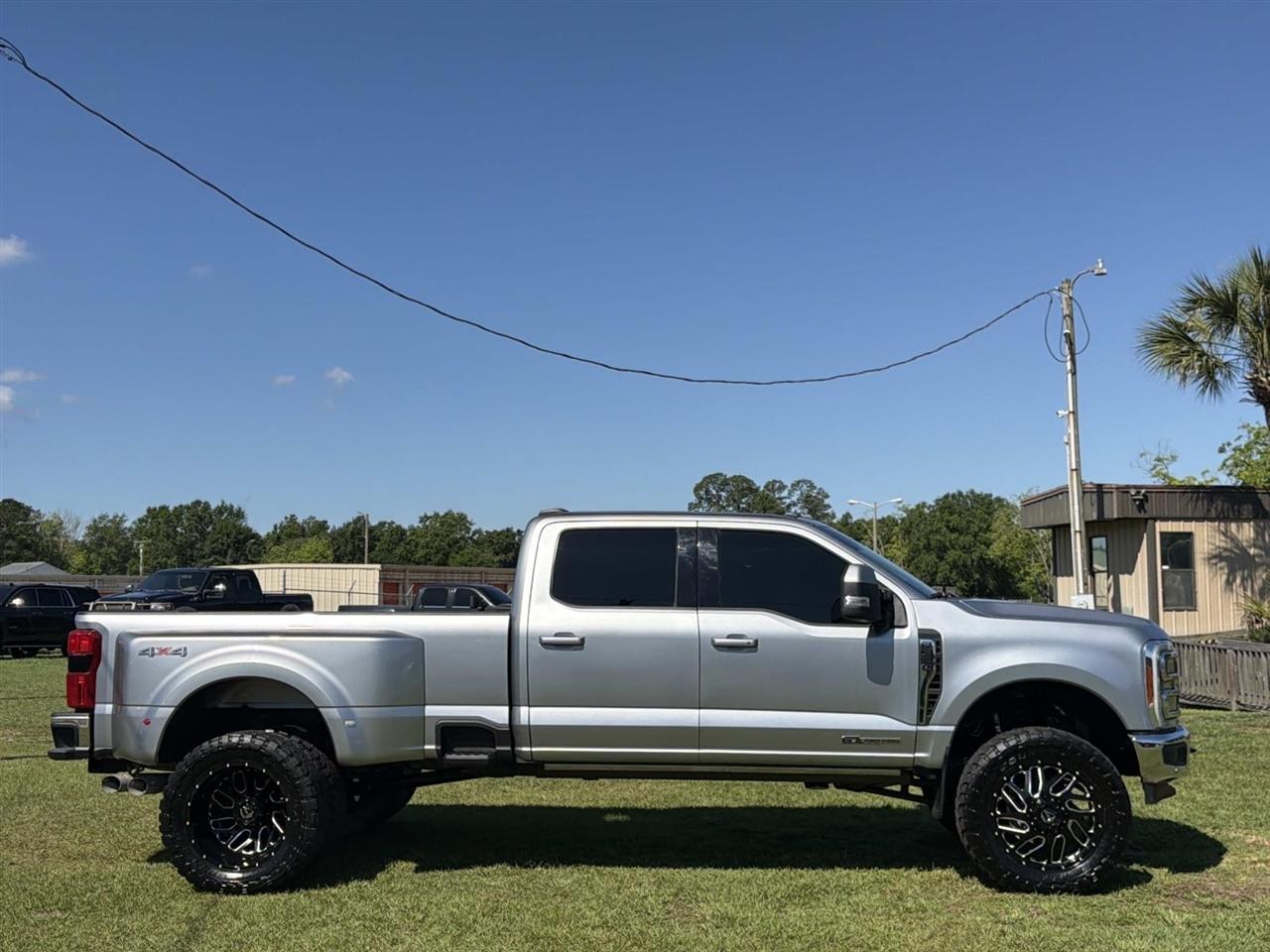 Ford Super Duty F-350 DRW King Ranch 4WD Crew Cab 8' Box 2023