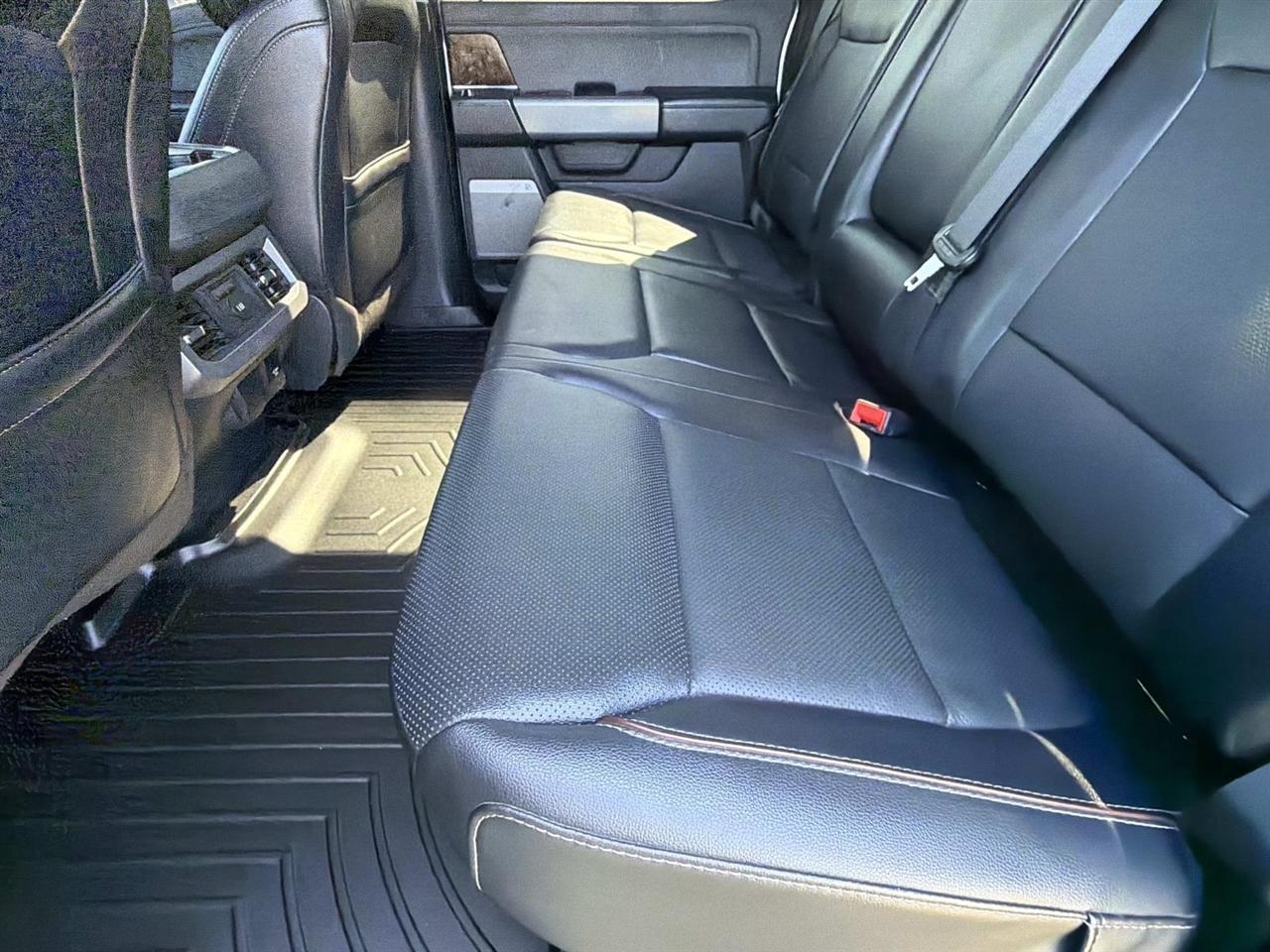 Ford Super Duty F-350 DRW King Ranch 4WD Crew Cab 8' Box 2023