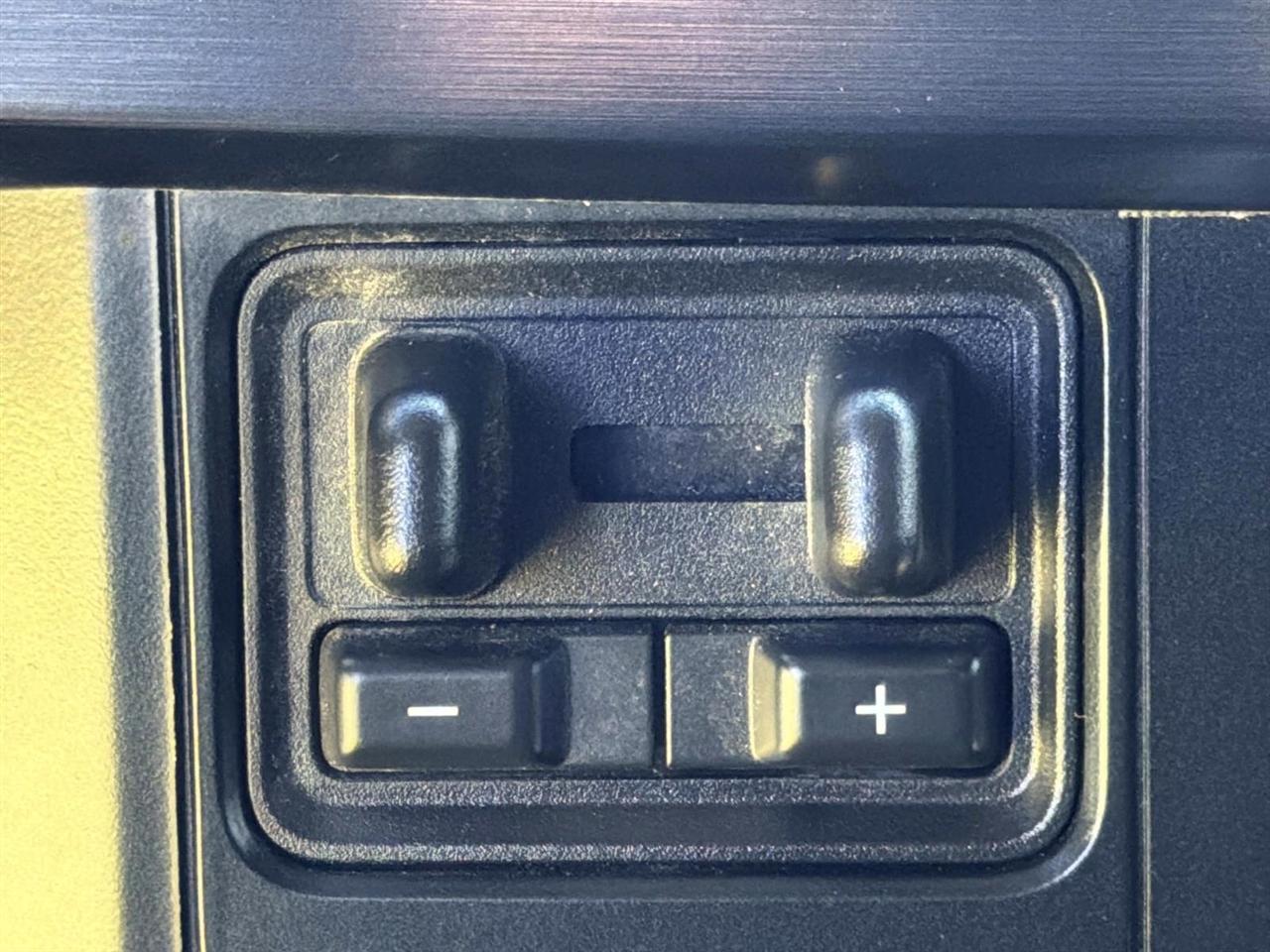 Ford Super Duty F-350 DRW King Ranch 4WD Crew Cab 8' Box 2023