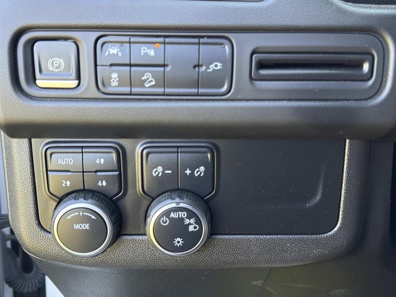 Chevrolet Suburban 4WD 4dr Z71 2022